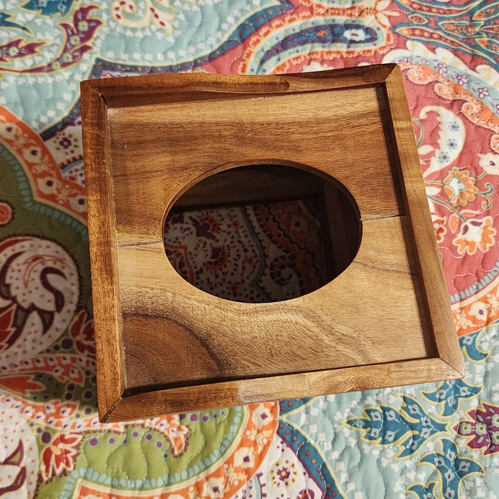 KASSATEX Bath Accessories, Acacia Tissue Holder | Wooden Tissue Box Holder - Picture 3 of 10